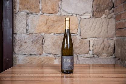 Pinot Gris, aged in oak barrels, 2022, QbA