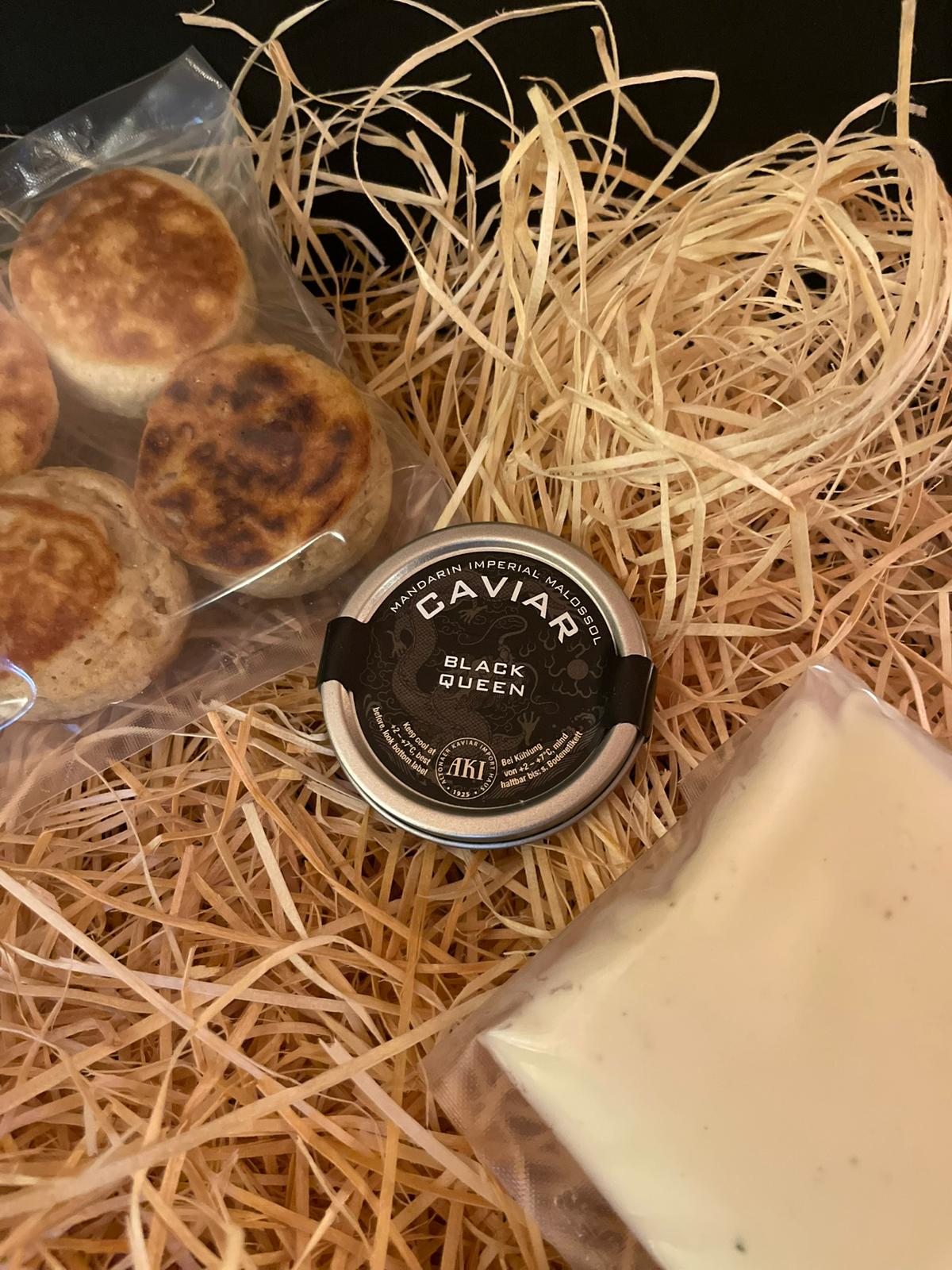 Sturgeon caviar (10g), blinis, crème fraîche