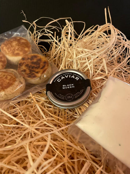 Sturgeon caviar (10g), blinis, crème fraîche