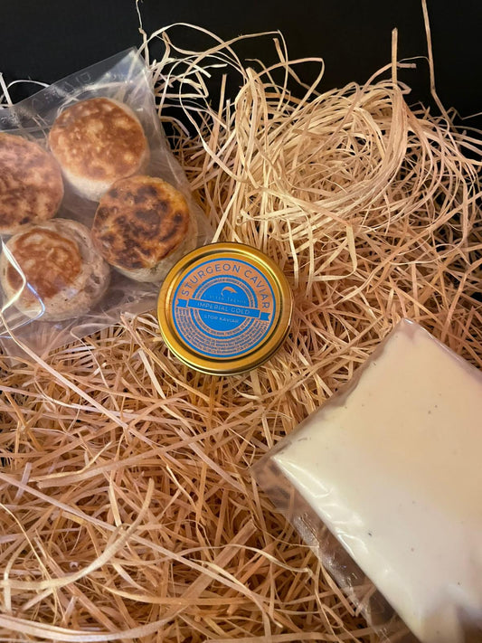 Kaviar vom Stör (50g), Blinis, Crème Fraîche